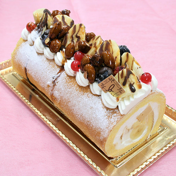 アトリエビブリ 松阪市のケーキ＆カフェ キャラメルバナナロール バースデーケーキ アニバーサリーケーキ